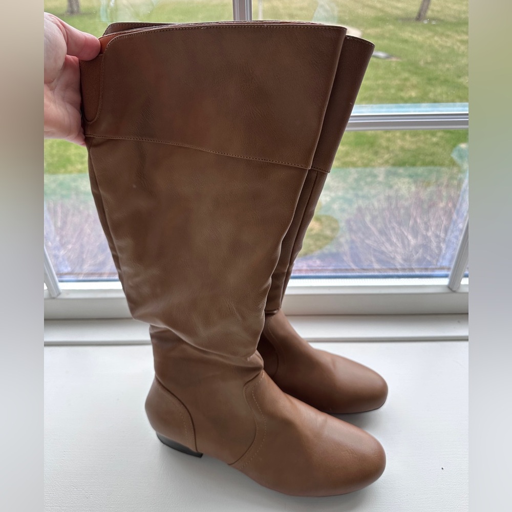 Women's Size 9 Tall Brown Boots - BRAND NEW!